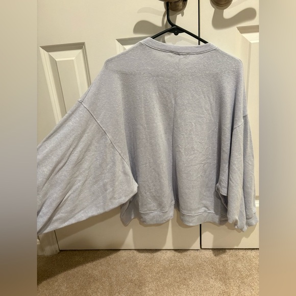 Cozy Light Blue Pullover Size Medium 🧵 - Picture 4 of 6